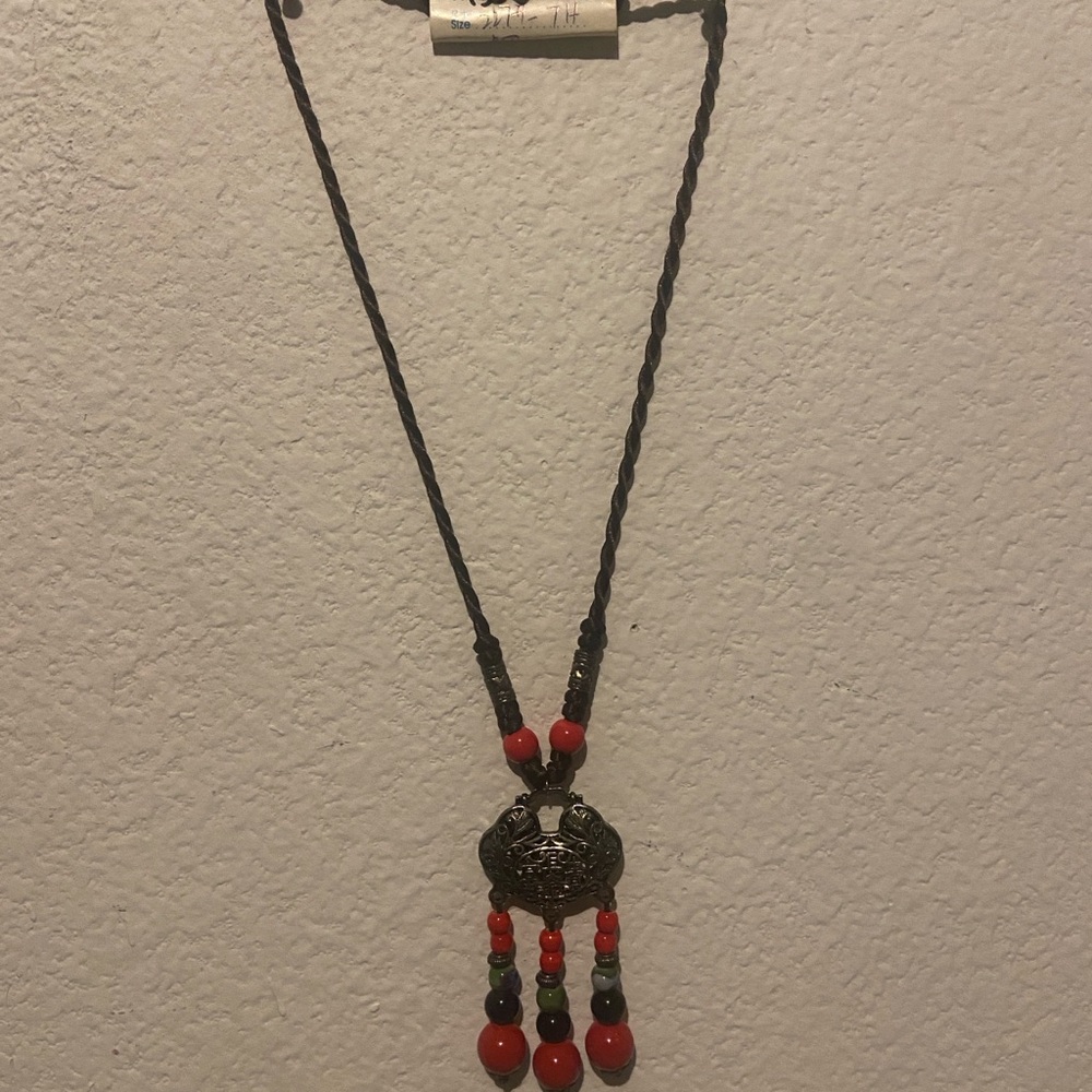 Elegant Red and Black Pendant Necklace